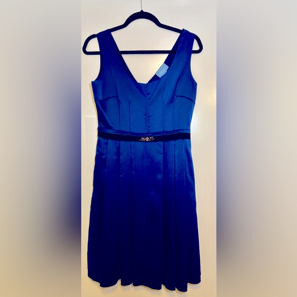 Size 6 Simply Vera by Vera Wang with pockets